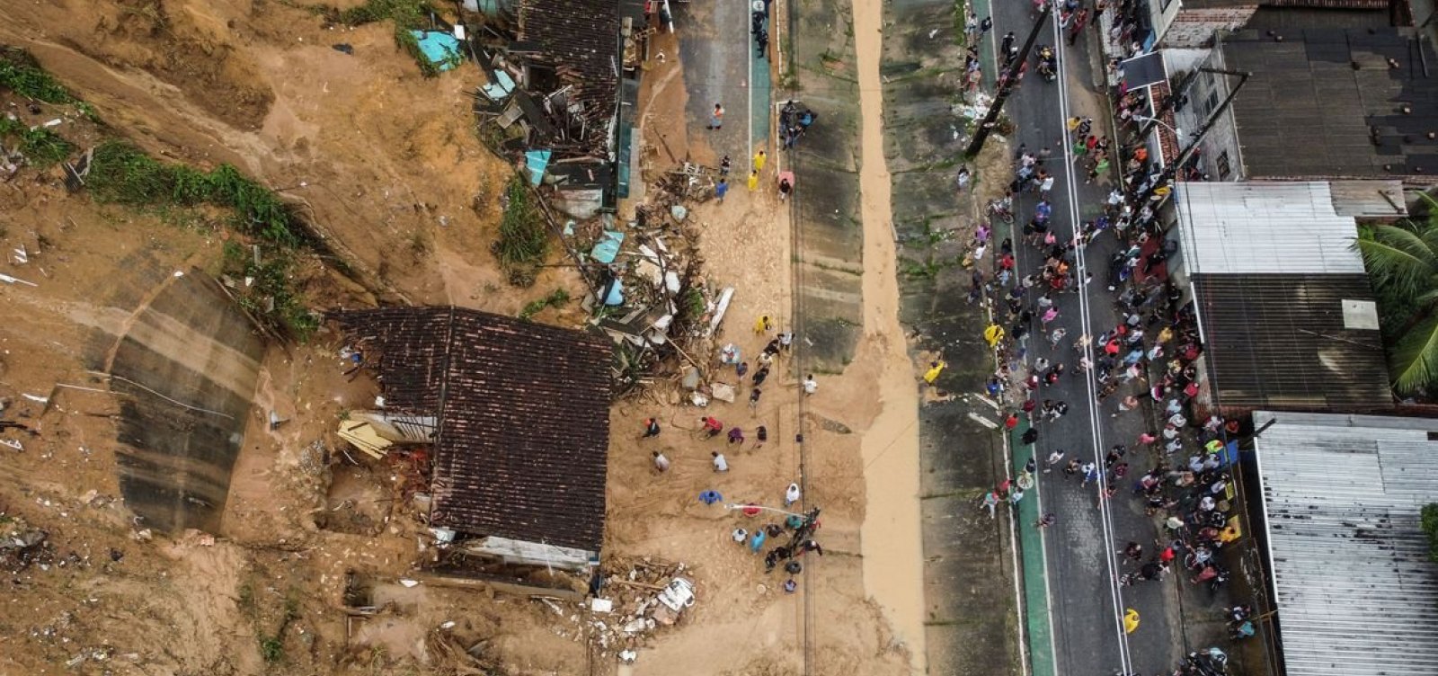 Número de mortes chega a 56 em Pernambuco devido às fortes chuvas