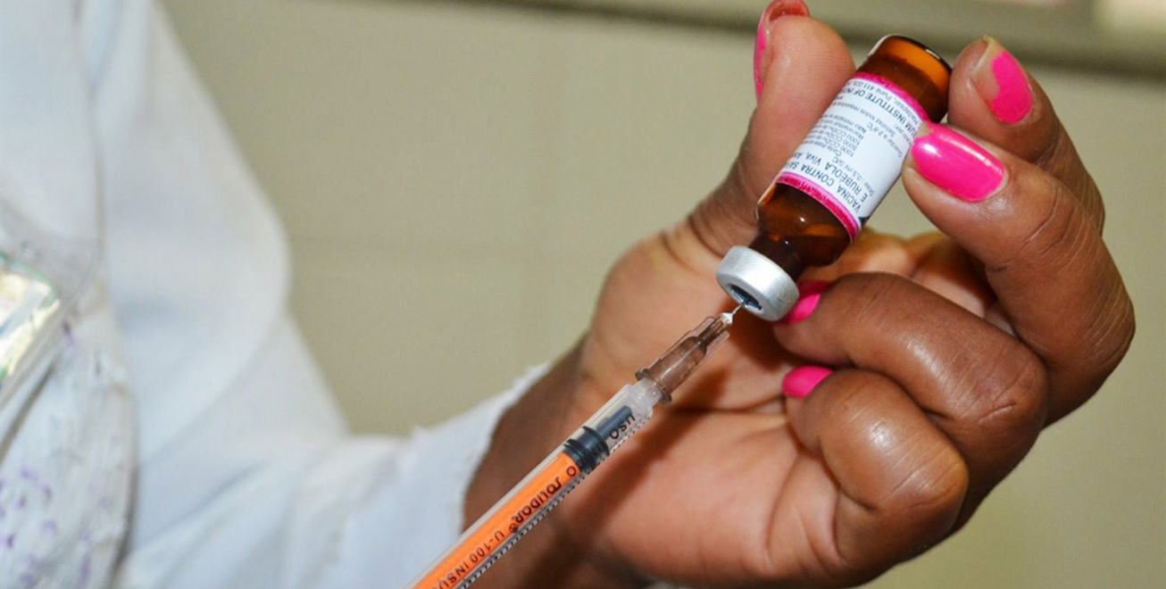 Vacinas contra gripe e sarampo disponíveis em todas as unidades de saúde