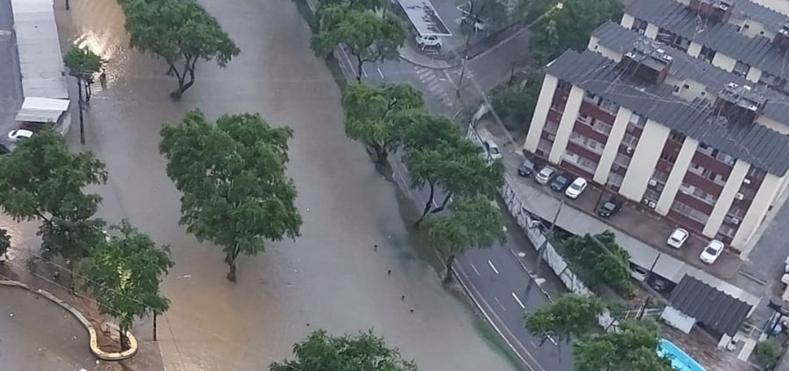 Bombeiros baianos chegam em Recife neste domingo para apoiar população atingida por fortes chuvas 