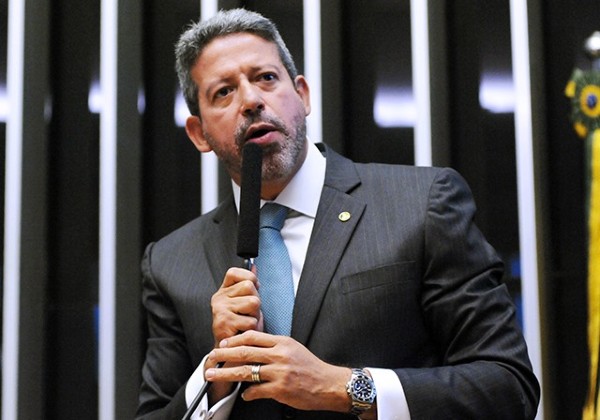 Lira reúne líderes nesta segunda para discutir taxação de lucros da Petrobras