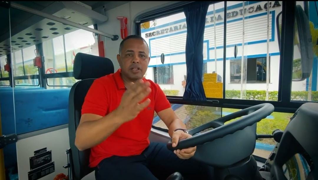 Santanópolis: Prefeito consegue mais um ônibus para integrar o transporte escolar no município