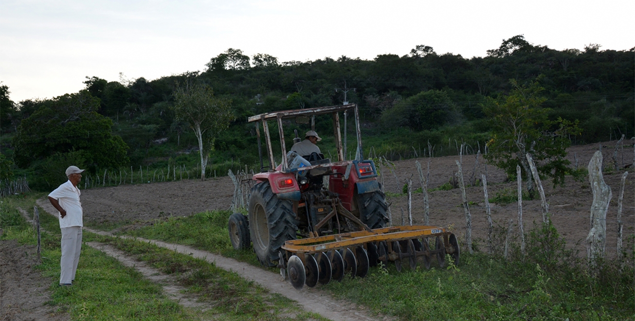 Prefeitura disponibiliza máquinas agrícolas para zona rural