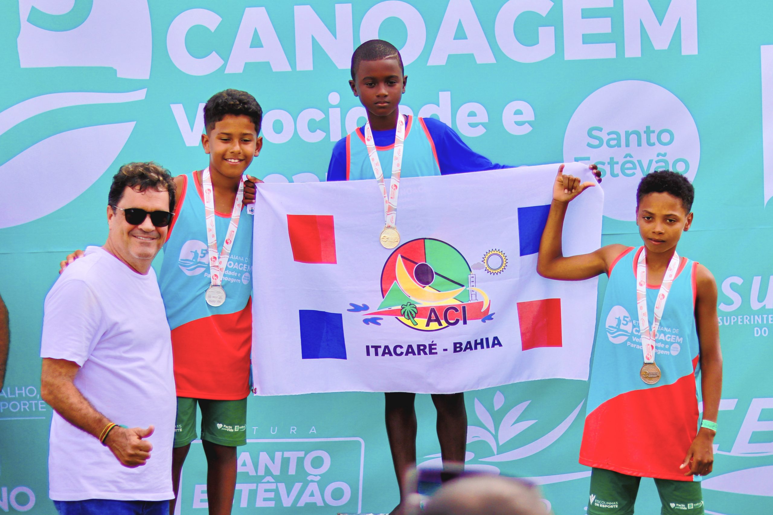 Angelo Almeida comemora sucesso de etapa do Campeonato Baiano de Canoagem no Lago Pedra do Cavalo