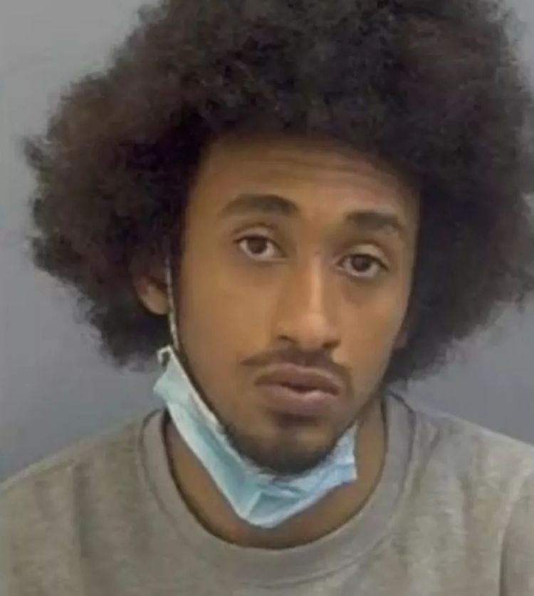 Homem é preso no Reino Unido após escrever ‘prenda-me se for capaz’ em post de procurado da polícia￼