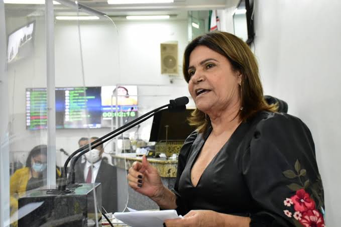 Eremita Mota é eleita presidente da Câmara Municipal de Feira de Santana 