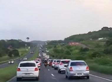 Fluxo de saída de Salvador é intenso para São João; BR-324 registra congestionamento