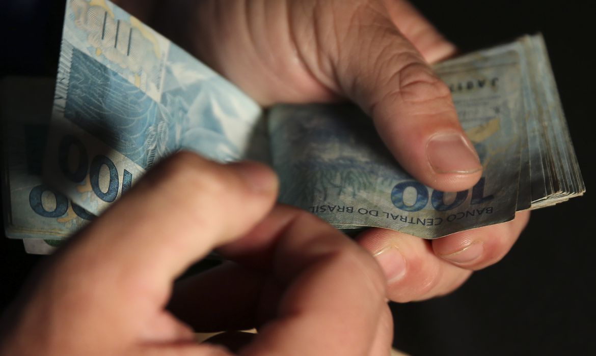 Governo federal começa a pagar Auxílio Brasil de R$ 600 nesta terça-feira