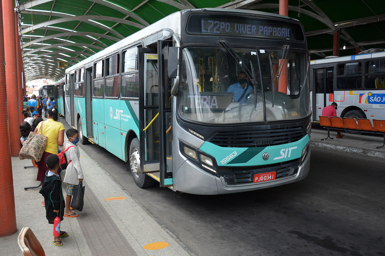 Governo libera mais de R$ 2 bilhões para transporte público de idosos