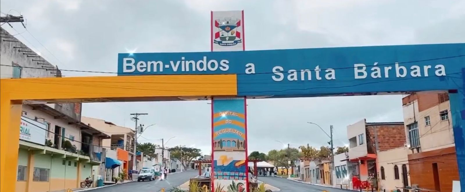 Prefeitura de Santa Bárbara inaugura portíco e praça da cidade