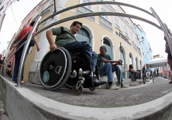 Comissão aprova meia-entrada em cinemas para pessoas com deficiência