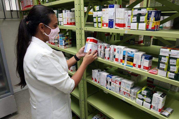 Falta de medicamentos preocupa setor farmacêutico