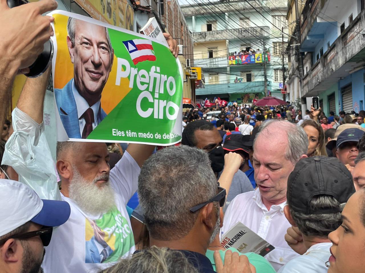 Ciro Gomes participa de desfile cívico da Independência da Bahia, em Salvador