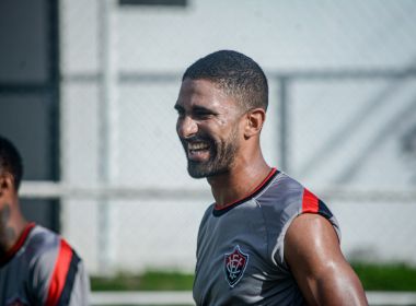 Tréllez treina entre os titulares no Vitória e deve enfrentar o São José