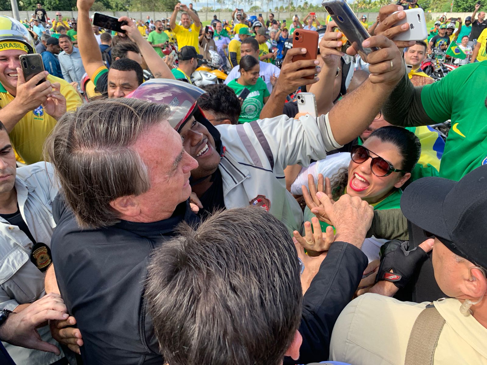 Em Feira, Bolsonaro critica governadores do Nordeste por ação contra redução do ICMS
