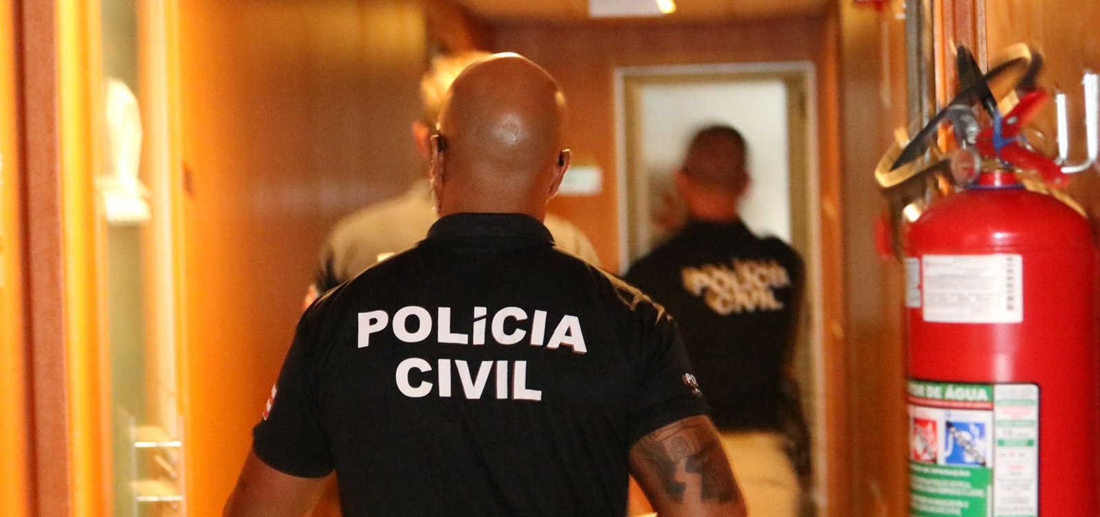 Vereador é preso suspeito de ameaçar colega parlamentar com pistola em sessão solene da casa legislativa