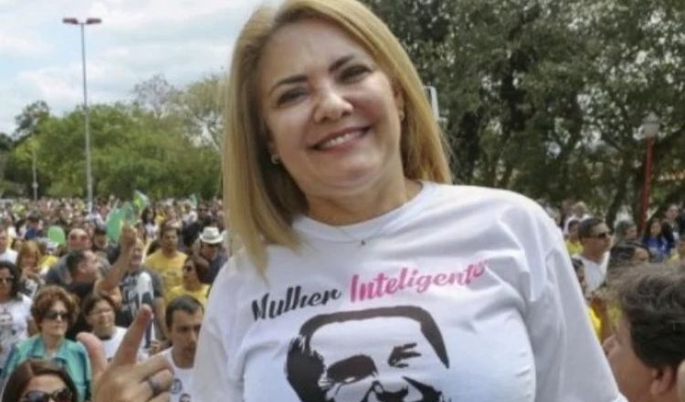 PF pede investigação de ex-esposa de Bolsonaro por compra de mansão