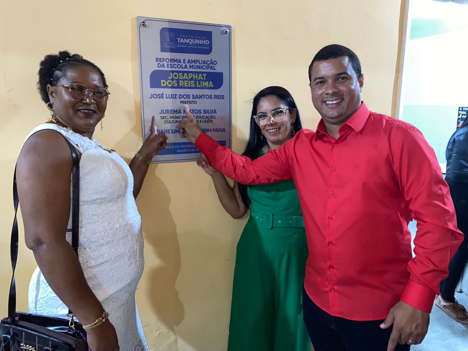 Prefeitura de Tanquinho entrega escola reformada no povoado do Noventa 