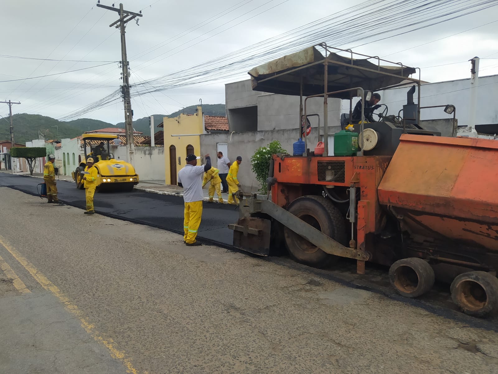 Anguera: obras de pavimentação asfáltica estão aceleradas na entrada da cidade