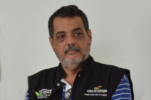 Familiares e amigos se despedem do ambientalista Sérgio Aras