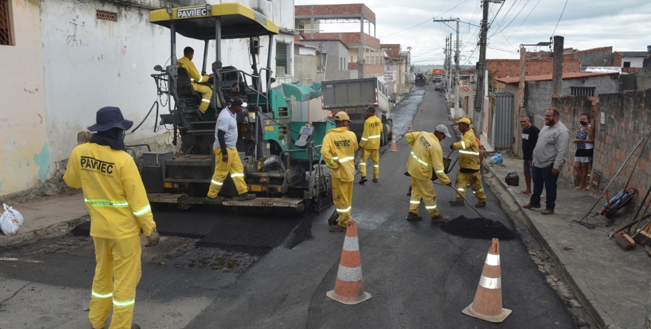 Prefeitura de Feira leva melhorias em pavimentação para o conjunto Feira X