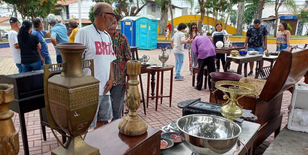 Feira de Antiguidades promove compra e venda de objetos antigos este sábado e domingo