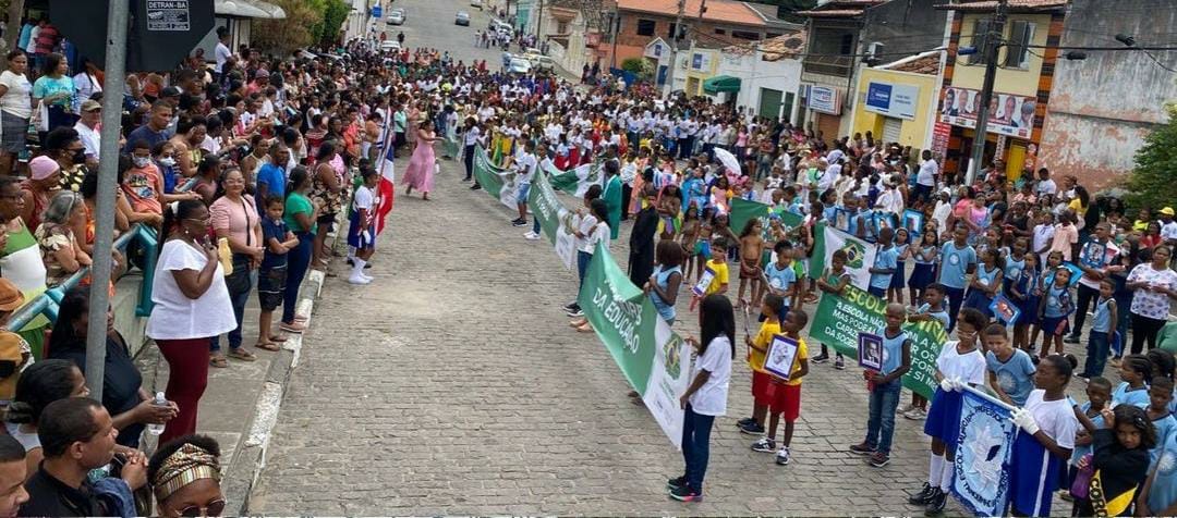 Tanquinhenses vão às ruas participar do desfile cívico de 200 anos da Independência do Brasil