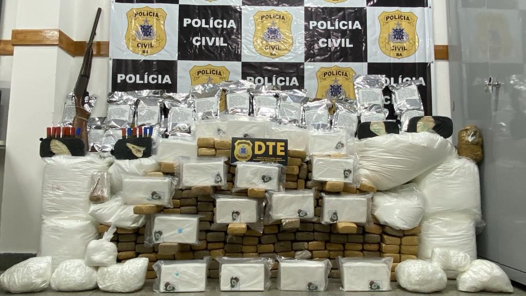 Polícia apreende mais de 200 kg de drogas no centro de Feira