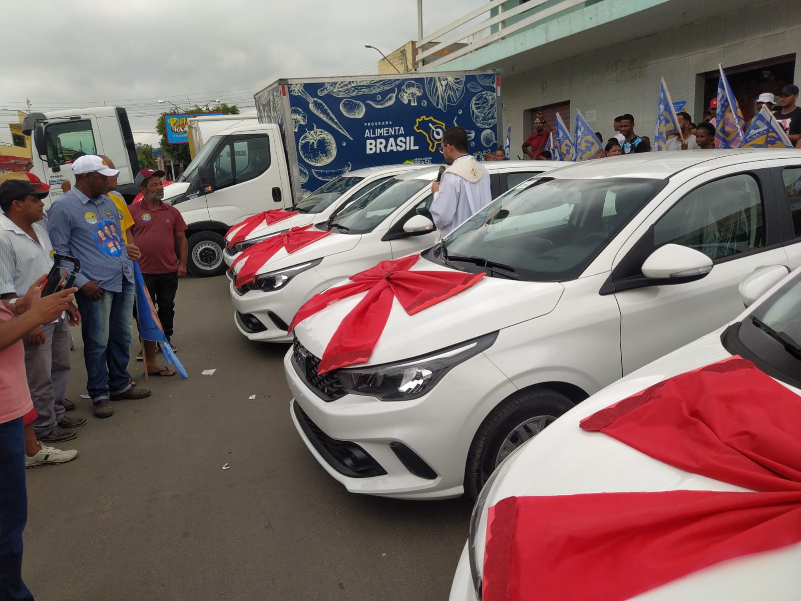 Com investimento de quase RM, prefeitura de Serra Preta entrega novos veículos a população
