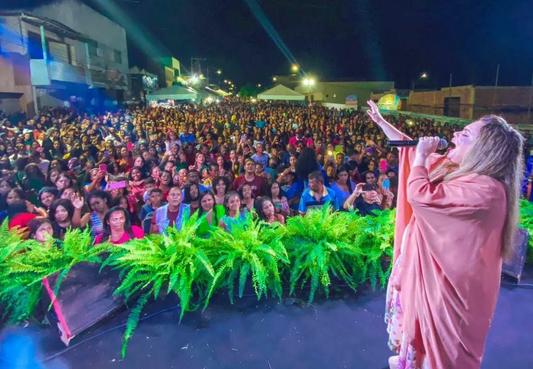Com estimativa de 10 mil pessoas, 12⁰ festa dos evangélicos lota praça em Santa Bárbara