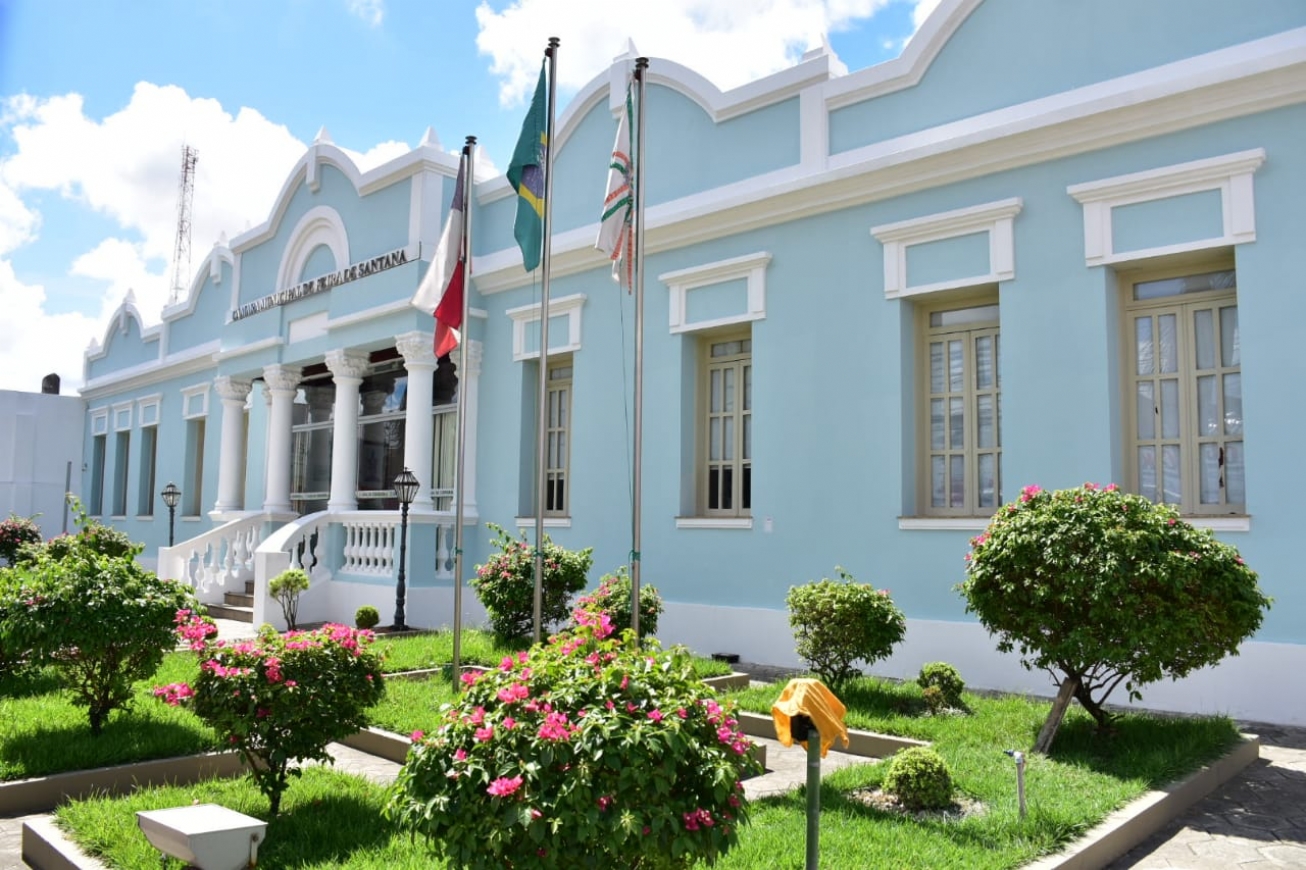Câmara cobra à Prefeitura explicações sobre registro de jornada de funcionários da SEDUC