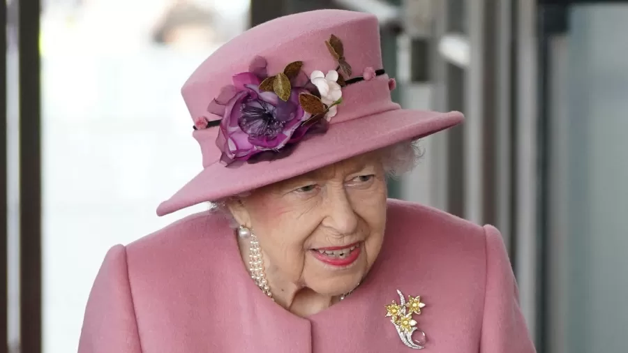 Rainha Elizabeth II é colocada sob supervisão médica; família é convocada