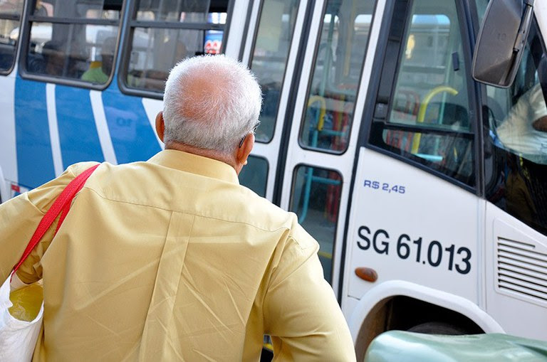 Estados e municípios podem solicitar auxílio para gratuidade do transporte público de pessoas idosas até 9 de setembro