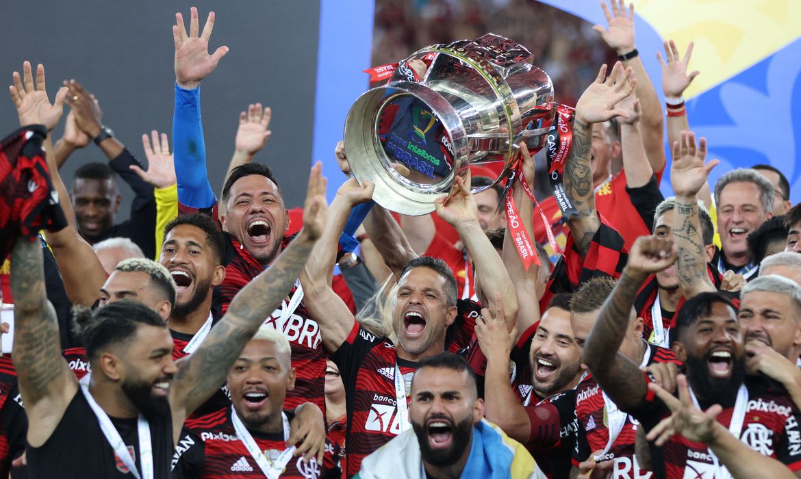 Flamengo vence Corinthians nos pênaltis e conquista Copa do Brasil