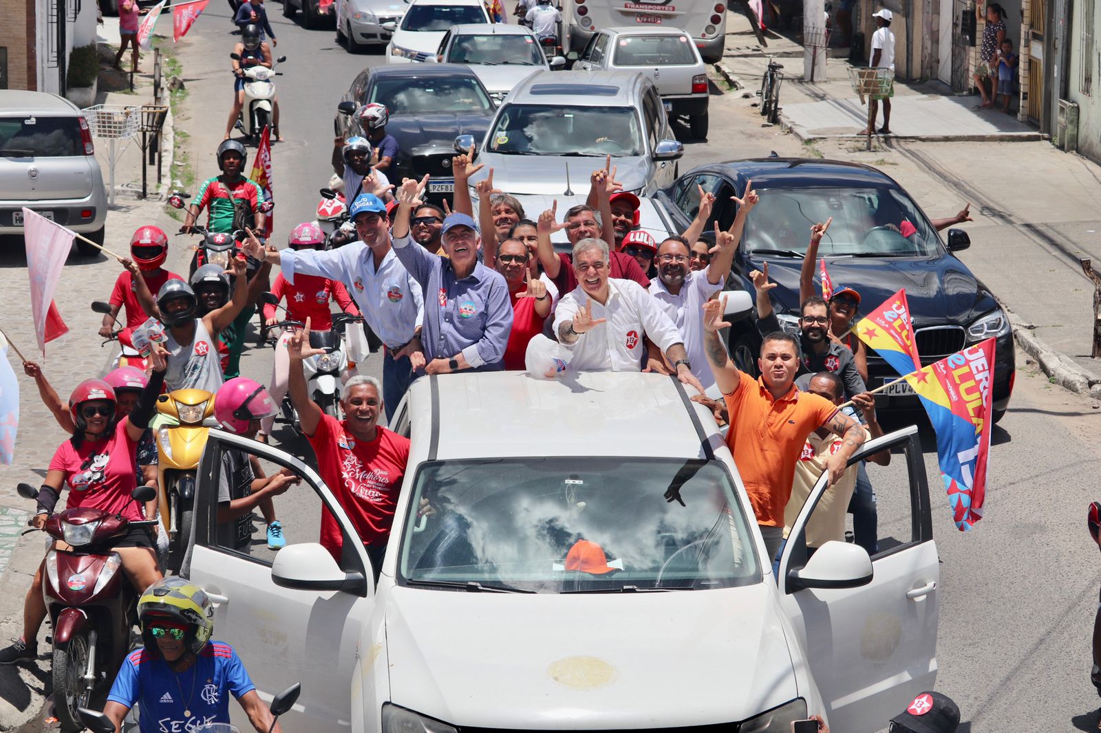 Vereadores promovem “Carreata do 13” pelas ruas de Feira e mostram força de Jerônimo e Lula no Município  