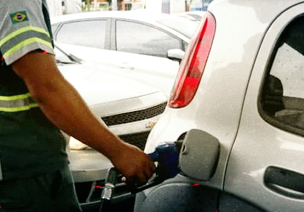 Gasolina ficará 8% mais cara na Bahia a partir deste sábado (8) 