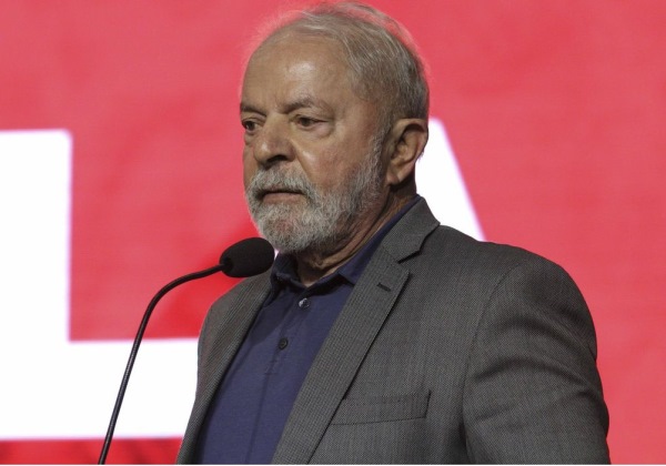 Lula relata que conversou com Putin em ligação: “Me cumprimentou pela vitória eleitoral”