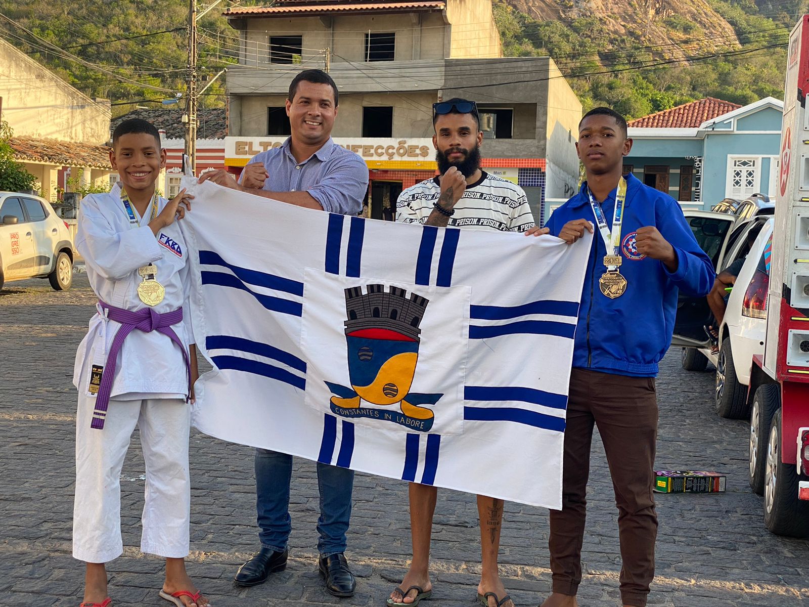 Atleta tanquinhense ganha medalha de ouro no Campeonato Brasileiro de Karatê