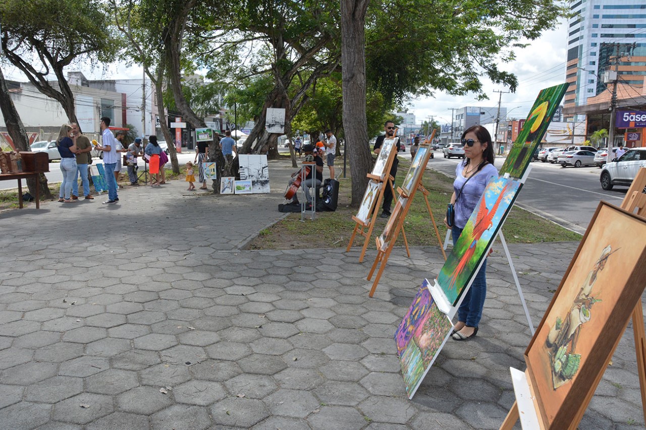 ‘Lá na Rua’: Projeto promove exposição e venda de obras de arte neste domingo