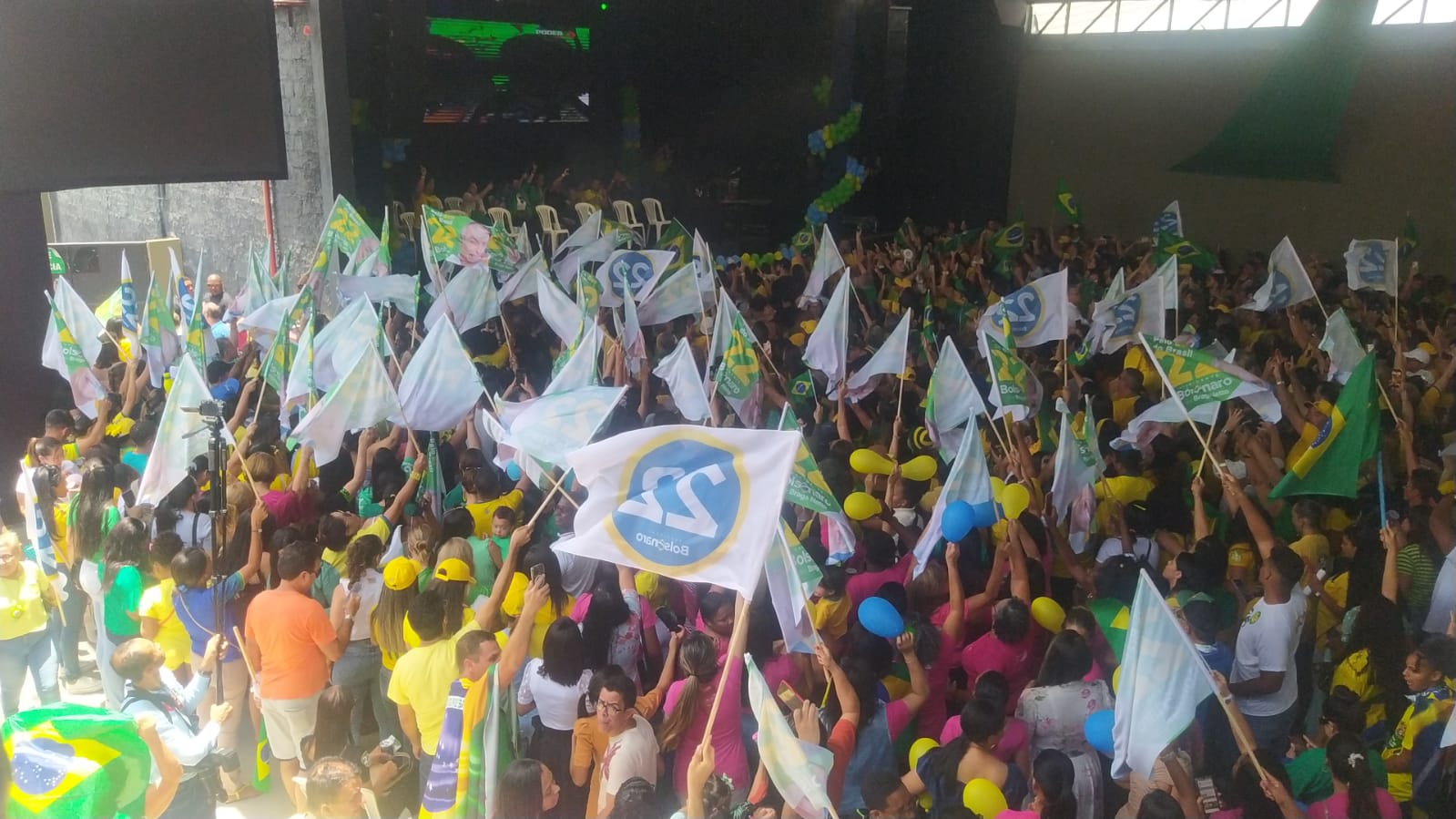 “Mulheres com Bolsonaro”: Primeira-dama reúne centenas de apoiadores em Feira de Santana
