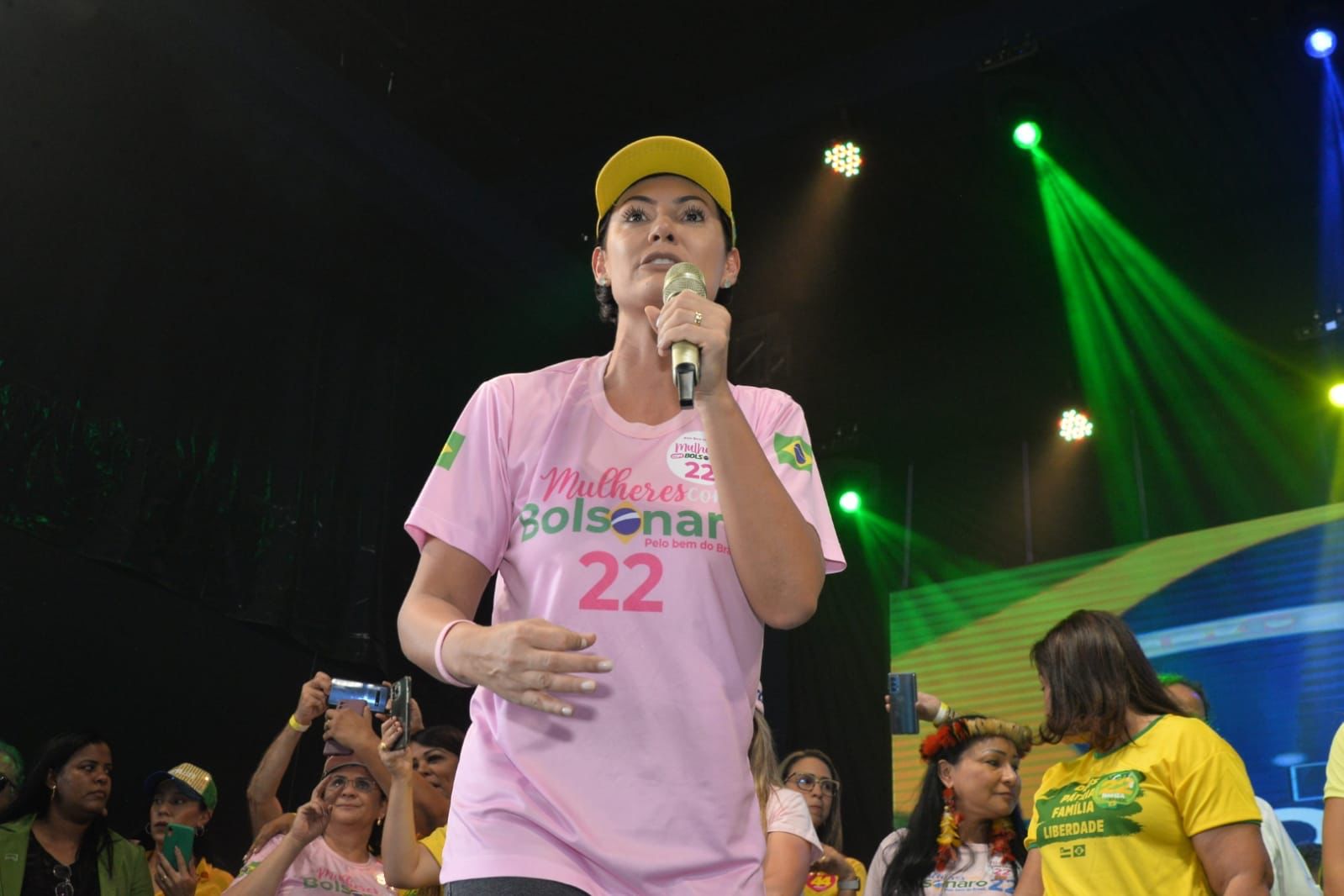 “Mulheres com Bolsonaro”: Primeira-dama reúne centenas de apoiadores em Feira de Santana