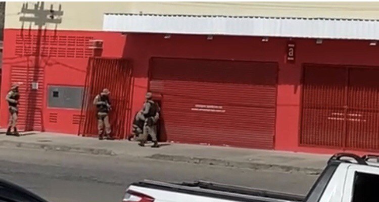 Assaltantes fazem funcionários de loja reféns em São Gonçalo dos Campos