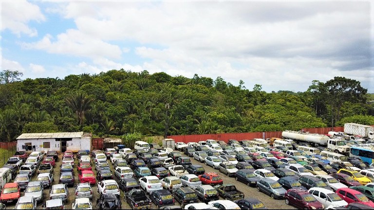 Totalmente on-line, PRF realizará leilão com mais de 2 mil veículos classificados como sucata na Bahia