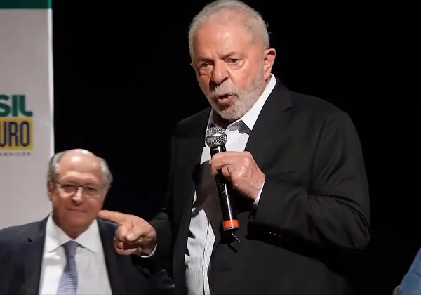 Lula afirma que Petrobras não será ‘fatiada’ durante a sua gestão
