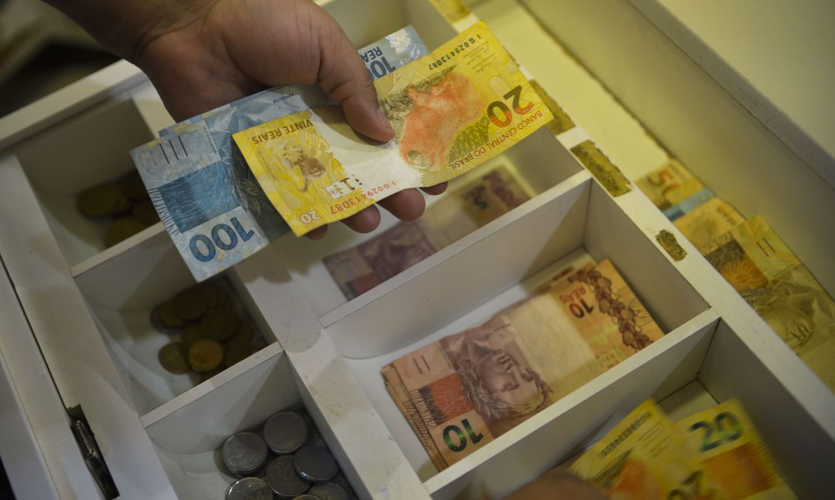 Poupança tem saída líquida de R$ 33,6 bilhões no primeiro mês do ano