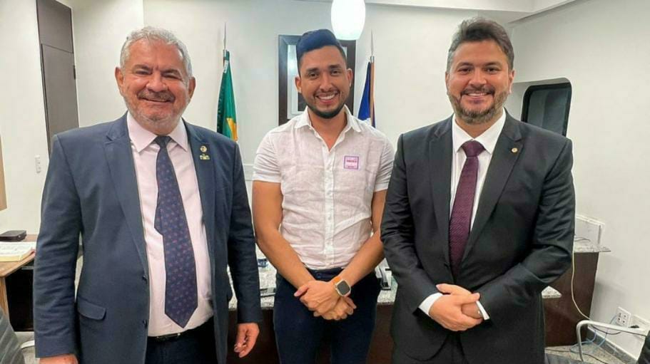 Em Brasília, prefeito de Conceição da Feira busca recursos para o município