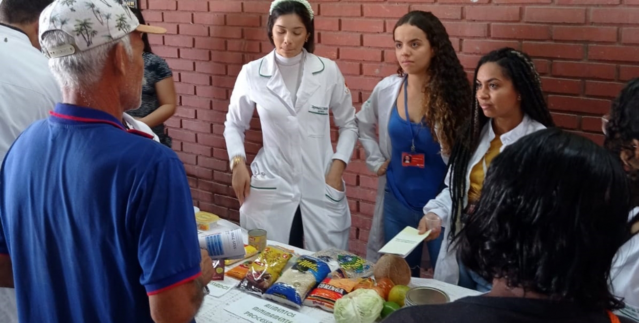Projeto ‘Saúde vai à Feira’ oferta serviços no Centro de Abastecimento