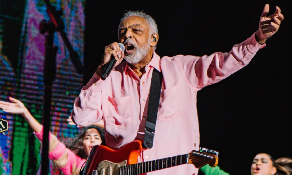 Gilberto Gil é destaque no penúltimo dia de Bienal do Livro Bahia