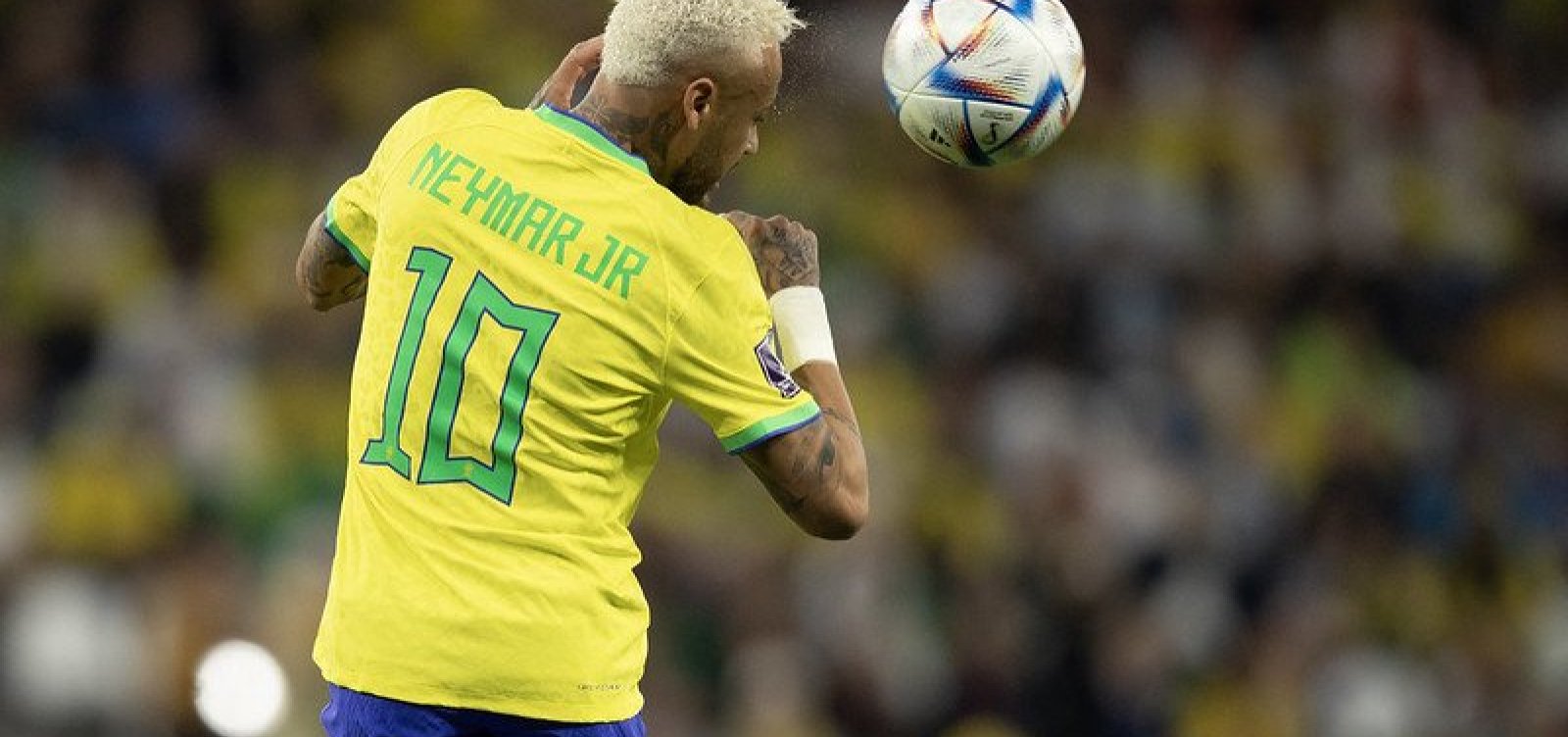 Neymar alcança recorde de Pelé e marca 77° gol pela seleção brasileira