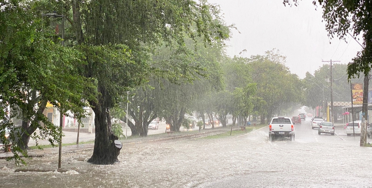 Inmet prevê chuvas intensas em áreas da Bahia nesta sexta-feira (16) | De  Olho na Cidade - Programa De Olho na Cidade notícias de Feira de Santana -  Bahia | Rádio Sociedade
