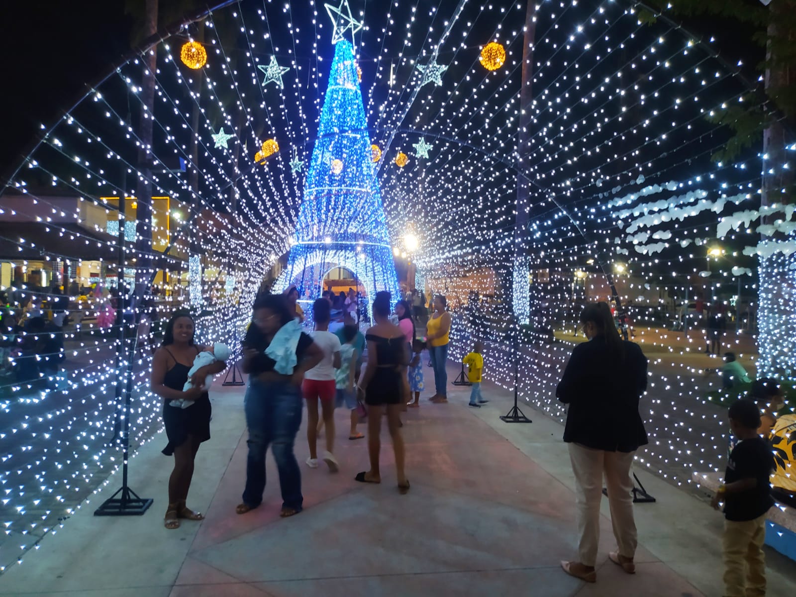 Conceição da Feira: Prefeitura faz abertura oficial do Natal Luz